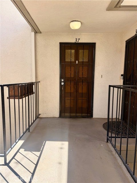 Property photo for 2575 37 E 19th, Signal Hill, CA