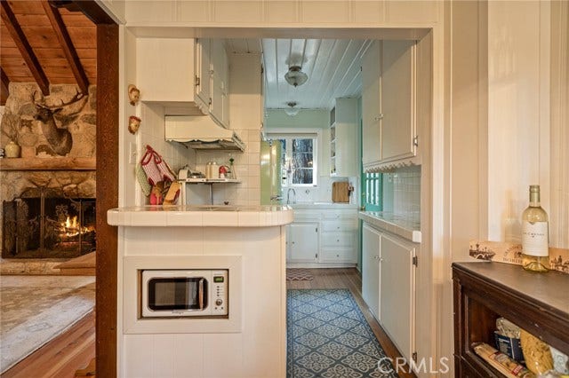 28782 Cedar DR, Lake Arrowhead, CA 92352
