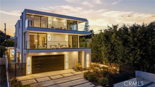 Property photo for 813 N Genesee AVE, Los Angeles, CA