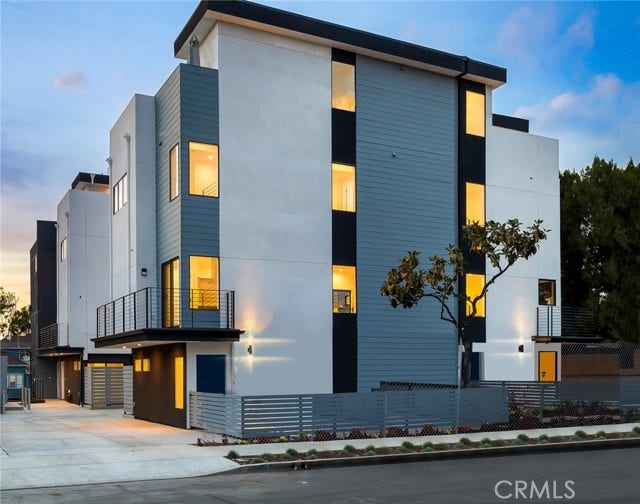 Property photo for 229 1/2 N Burlington AVE, Los Angeles, CA