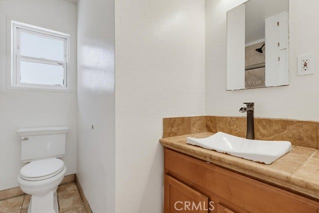 1901 E 63rd, Long Beach, CA 90805 Another view of hall bathroom.