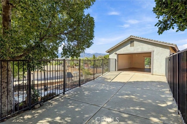 19015 Envoy, Corona, CA 92881