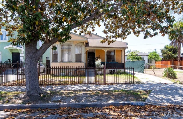 Property photo for 126 E 95th ST, Los Angeles, CA