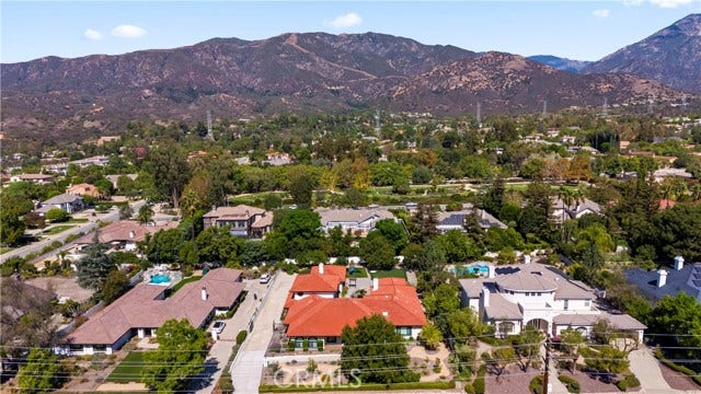 831 Pomello, Claremont, CA 91711