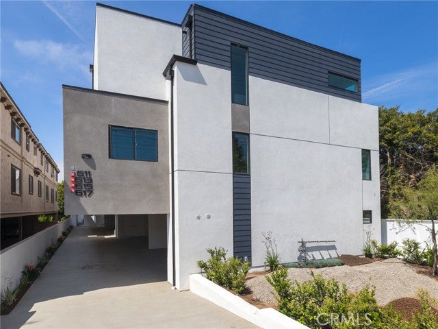 Property photo for 613 Aviation Way, Manhattan Beach, CA