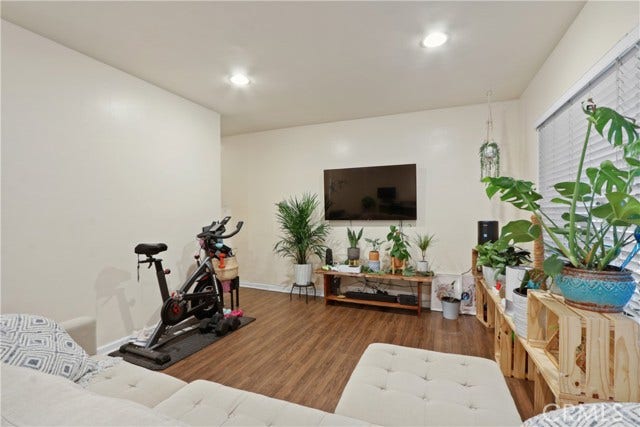Property photo for 939 E Appleton ST, #25, Long Beach, CA