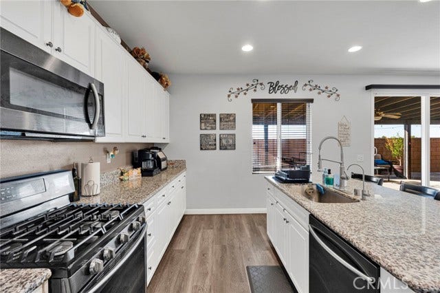 16022 Shawnee LN, Victorville, CA 92394