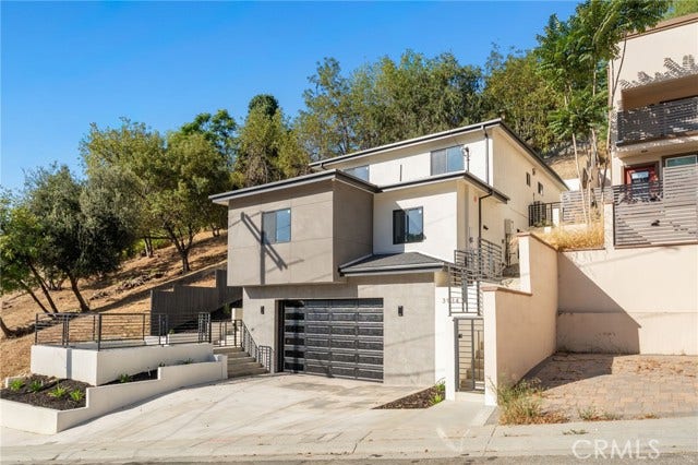 Property photo for 3934 Snow DR, Los Angeles, CA