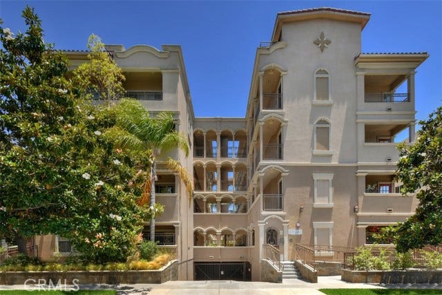 Property photo for 432 S Willaman DR, #401, Los Angeles, CA