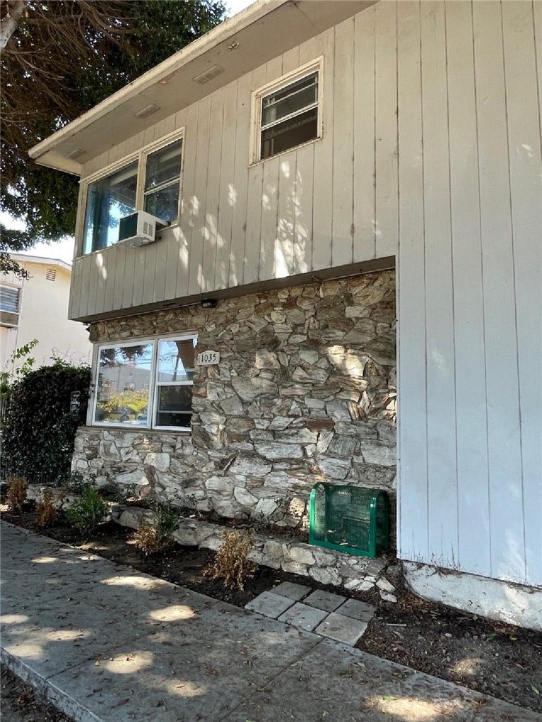 Property photo for 1035 E Appleton ST, #2, Long Beach, CA