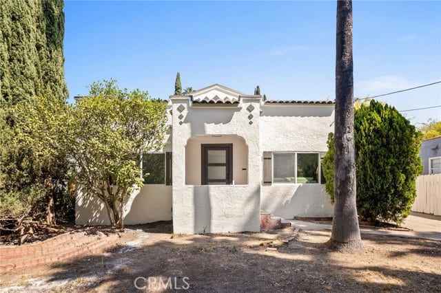 Property photo for 1379 E Elizabeth ST, Pasadena, CA