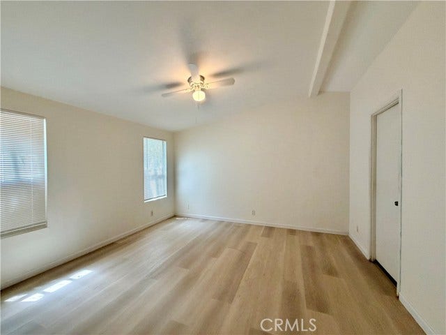masterdom offers space for a variety of furniture arrangements.