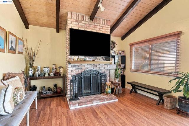22 John Glenn Cir, Daly City, CA 94015 22 John Glenn Cir, Daly City, CA 94015