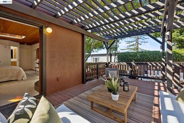 1085 STERLING AVE, Berkeley, CA 94708 1085 STERLING AVE, Berkeley, CA 94708