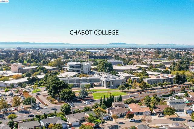 25825 Belhaven St, Hayward, CA 94545 25825 Belhaven St, Hayward, CA 94545