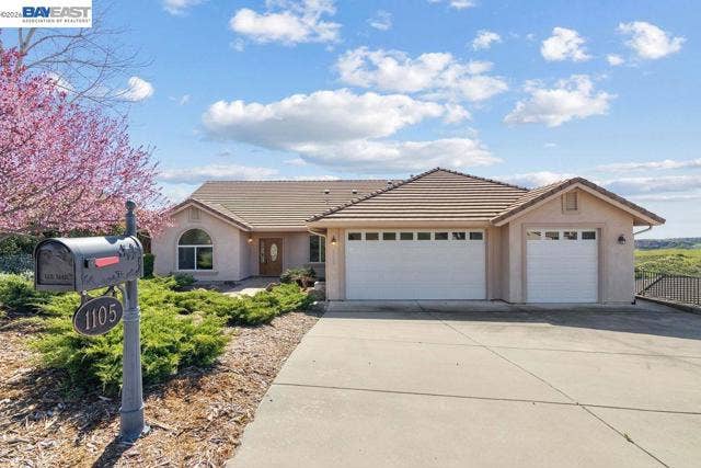 Property photo for 1105 Paradise Peak Rd, Valley Springs, CA