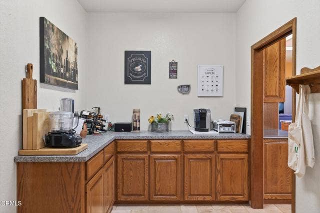 66-web-or-mls-UpmarketMedia-1125Spr-082
