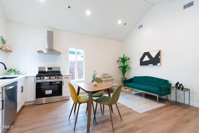 Property photo for 2250 Gatewood ST, Los Angeles, CA