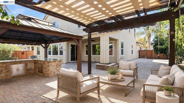 565 Fallsburg Court, Brentwood, CA 94513