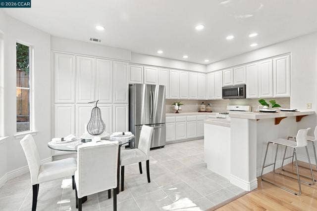 222 Abigail Cir, Danville, CA 94506