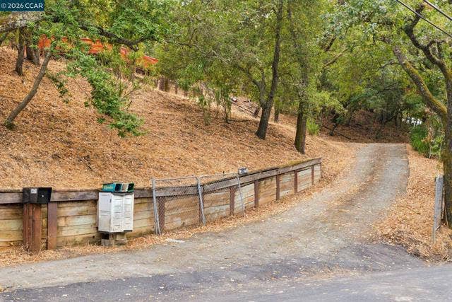 3471 Springhill Rd, Lafayette, CA 94549 3471 Springhill Rd, Lafayette, CA 94549