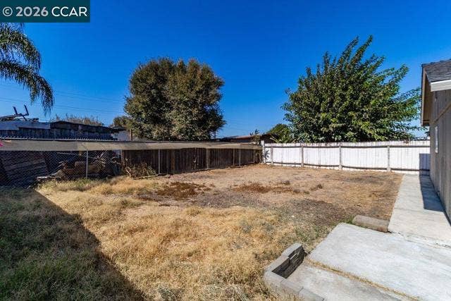 41 Canal Dr, Bay Point, CA 94565