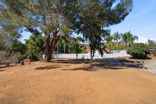 16706 Arena Dr, Ramona, CA 92065