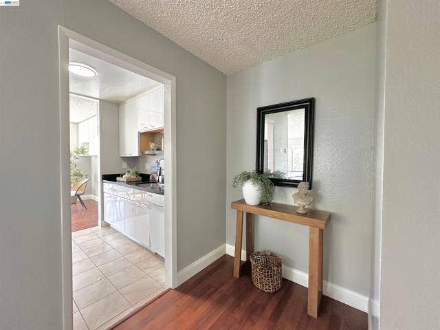 6 Commodore Drive, #C337, Emeryville, CA 94608 6 Commodore Drive, #C337, Emeryville, CA 94608