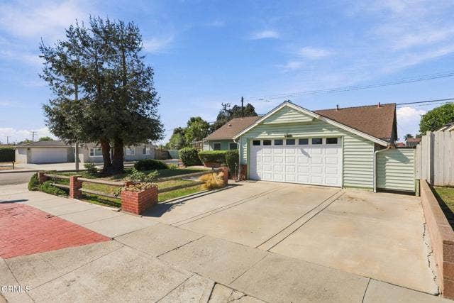 5-web-or-mls-005 - 3899 Maple St