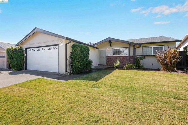 25825 Belhaven St, Hayward, CA 94545 25825 Belhaven St, Hayward, CA 94545