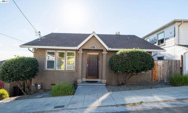 8957 Lawlor St, Oakland, CA 94605