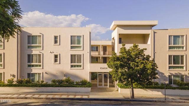 Property photo for 10609 Bloomfield ST, #207, Los Angeles, CA