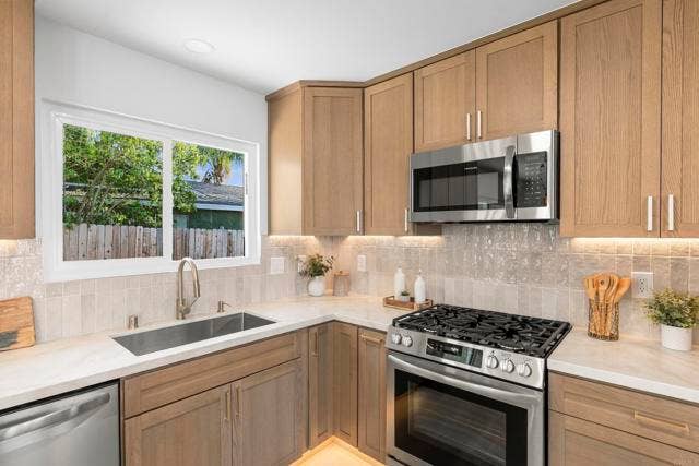 5565 Mount Aconia Way, San Diego, CA 92111 5565 Mount Aconia Way, San Diego, CA 92111