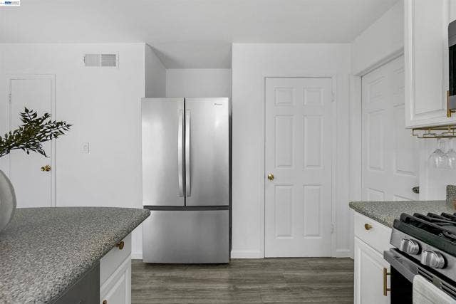 25825 Belhaven St, Hayward, CA 94545 25825 Belhaven St, Hayward, CA 94545