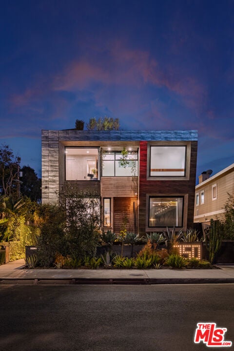 Property photo for 750 CALIFORNIA Avenue, Venice, CA