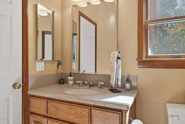 67-web-or-mls-UpmarketMedia-1125Spr-090