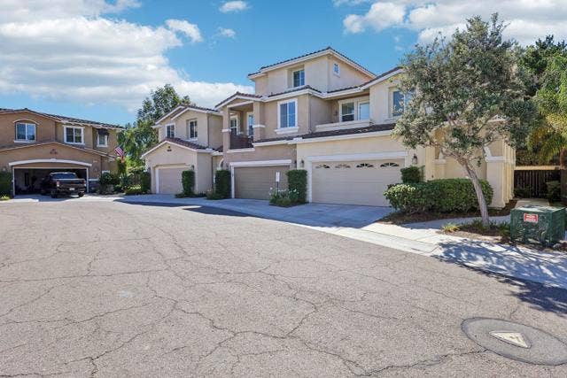 6977 Brass Pl, Carlsbad, CA 92009
