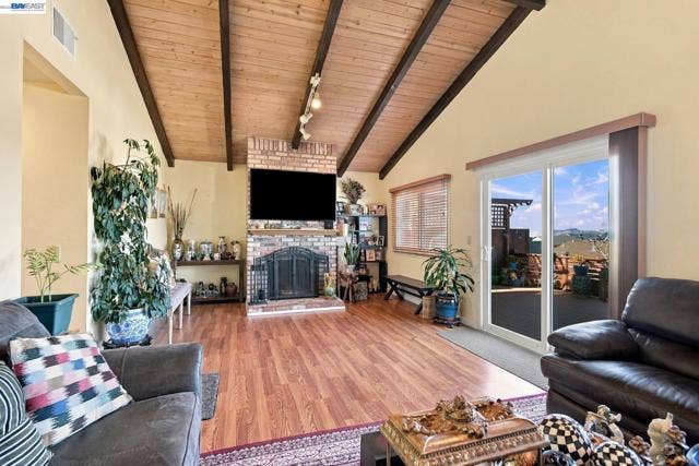 22 John Glenn Cir, Daly City, CA 94015 22 John Glenn Cir, Daly City, CA 94015