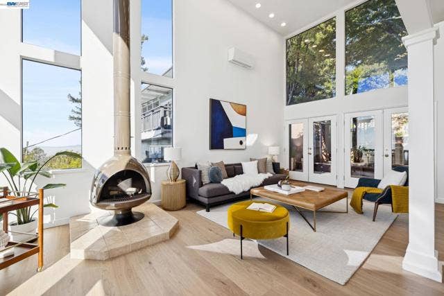 1085 STERLING AVE, Berkeley, CA 94708 1085 STERLING AVE, Berkeley, CA 94708