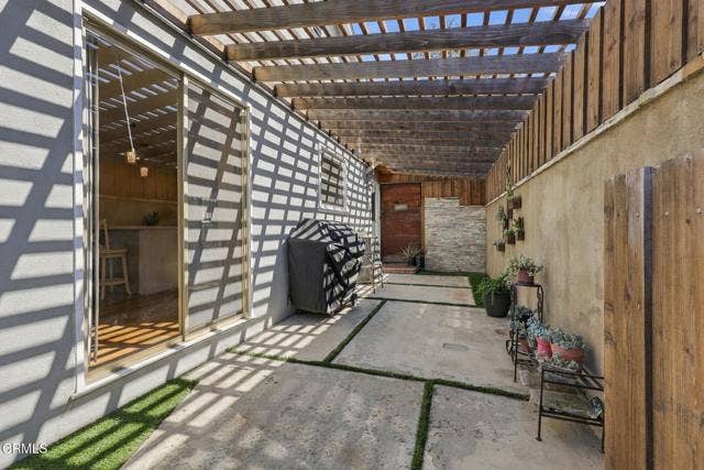 33-web-or-mls-033 - 3899 Maple St