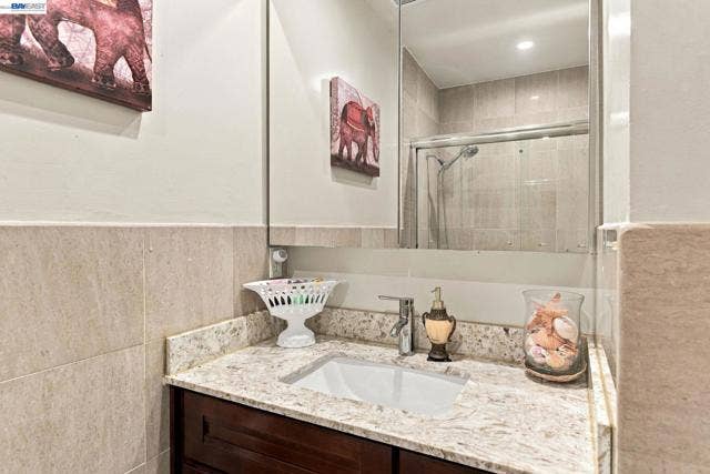 22 John Glenn Cir, Daly City, CA 94015 22 John Glenn Cir, Daly City, CA 94015
