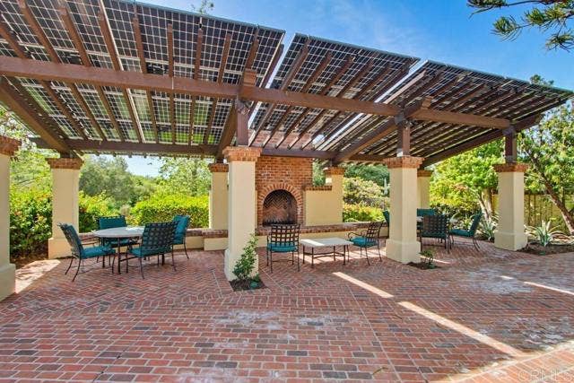6977 Brass Pl, Carlsbad, CA 92009