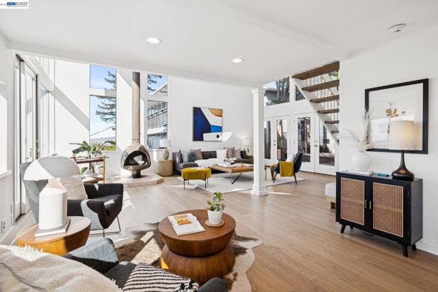 1085 STERLING AVE, Berkeley, CA 94708 1085 STERLING AVE, Berkeley, CA 94708