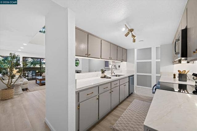 190 Cleaveland Rd, #16, Pleasant Hill, CA 94523