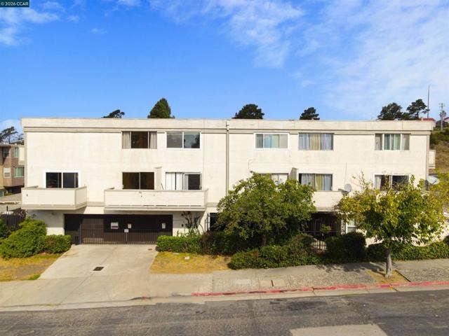 3161 Birmingham Dr, #205, Richmond, CA 94806