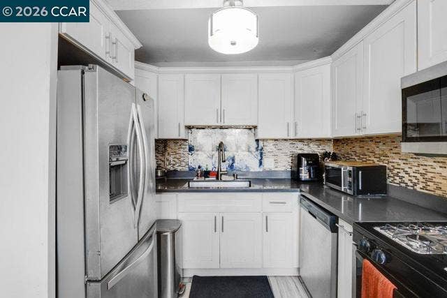 41 Canal Dr, Bay Point, CA 94565