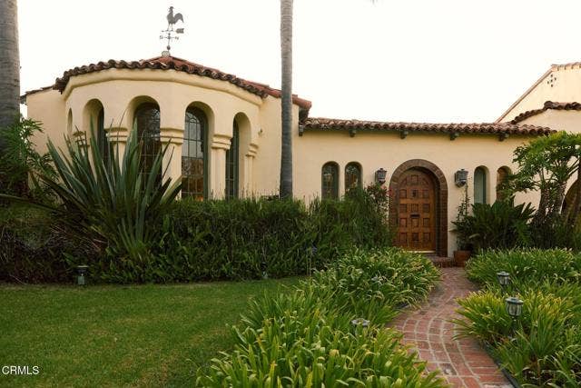 Property photo for 913 Burnside AVE, Los Angeles, CA