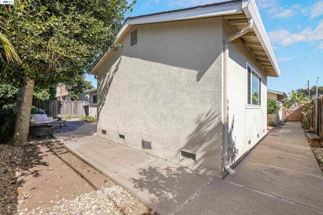 25825 Belhaven St, Hayward, CA 94545 25825 Belhaven St, Hayward, CA 94545