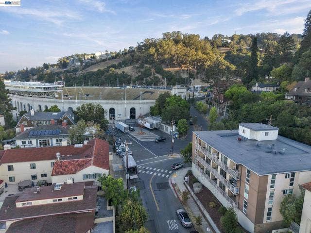 2 Panoramic Way, #105, Berkeley, CA 94704 2 Panoramic Way, #105, Berkeley, CA 94704