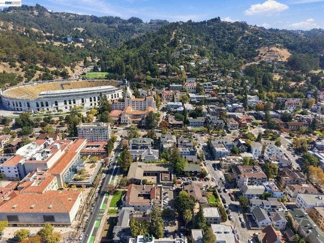 2 Panoramic Way, #105, Berkeley, CA 94704 2 Panoramic Way, #105, Berkeley, CA 94704